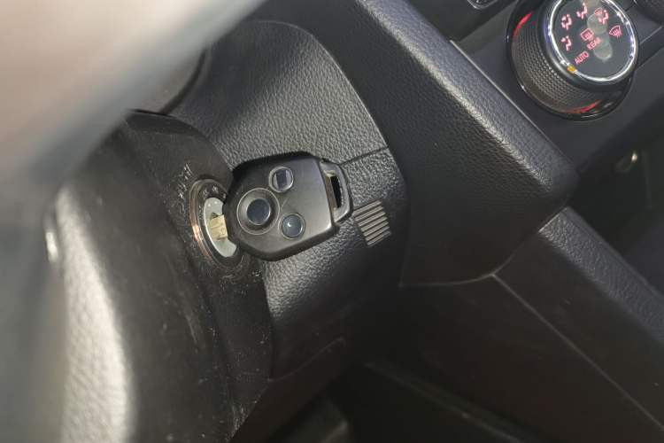 Used Subaru XV 2014 2.0i Comfort Edition Vehicle Key