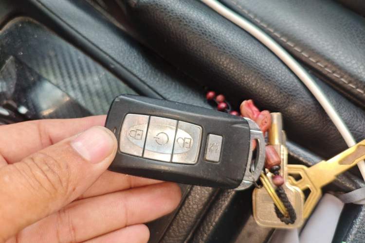Used Subaru XV 2014 2.0i Elite Navigation Edition Vehicle Key