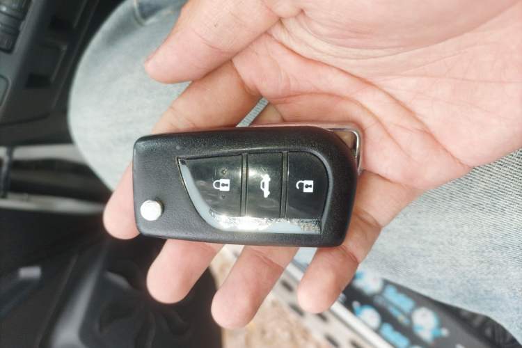 Used Subaru XV 2014 2.0i Comfort Edition Vehicle Key