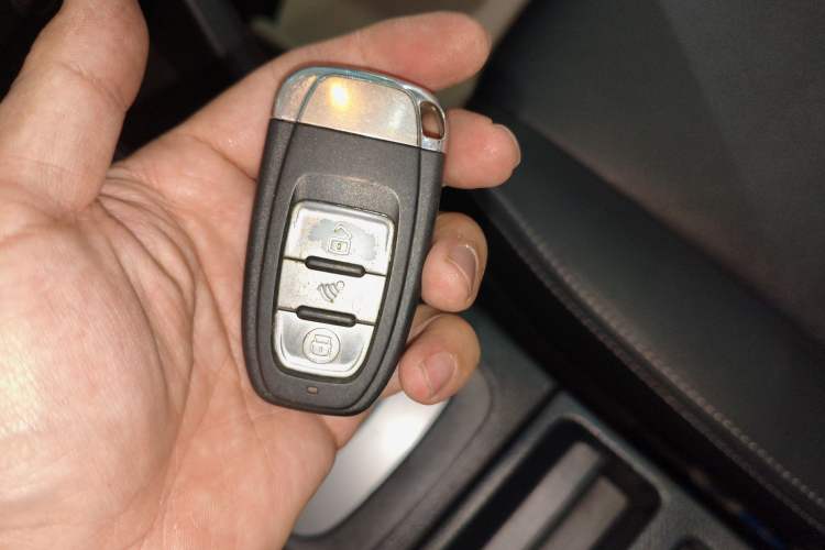 Used Subaru XV 2014 2.0i Elite Edition Vehicle Key