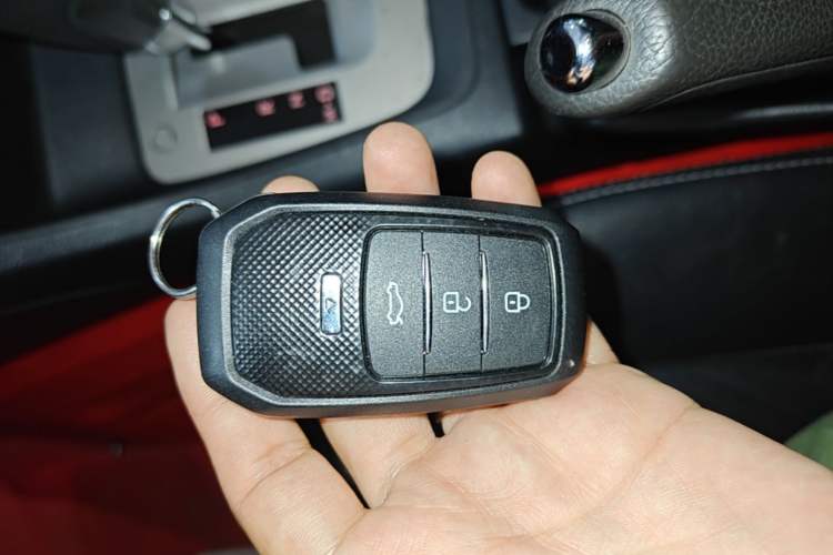 Used Subaru XV 2014 2.0i Luxury Edition Vehicle Key