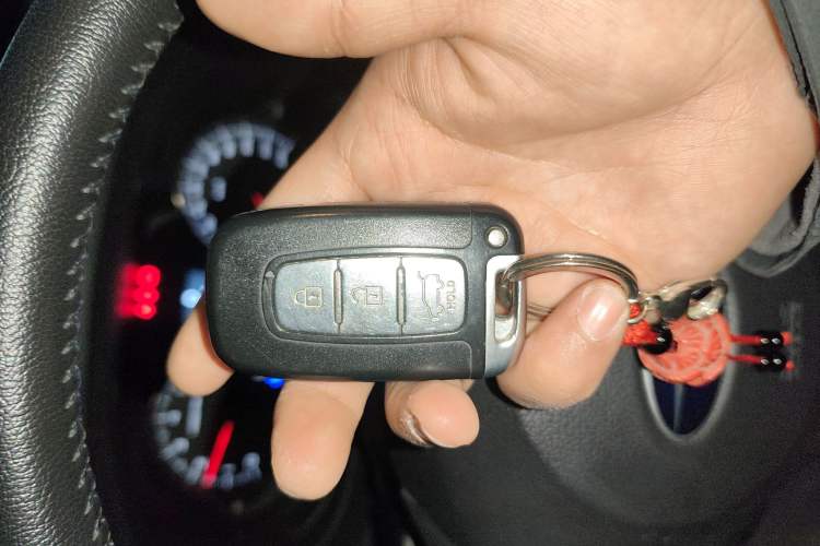 Used Subaru XV 2014 2.0i Elite Edition Vehicle Key