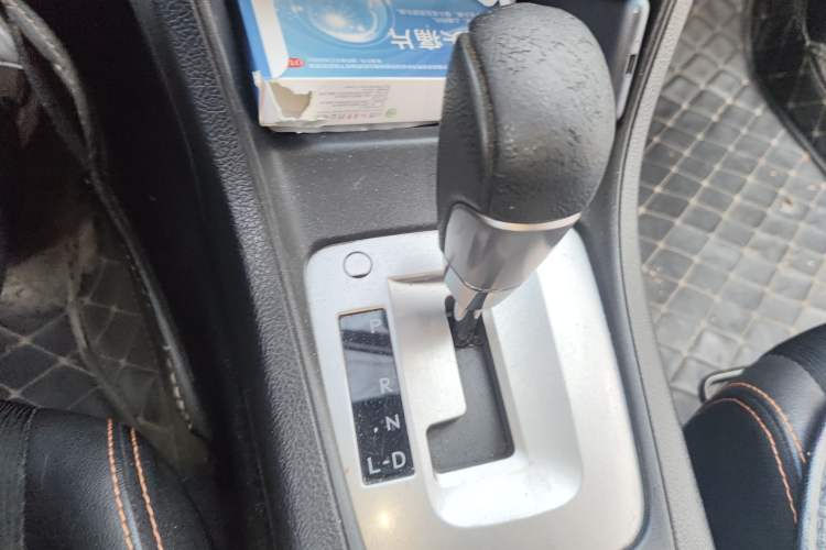 Used Subaru XV 2014 2.0i Comfort Edition Gear Lever