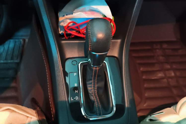 Used Subaru XV 2015 2.0i Special Edition Sport Model Gear Lever