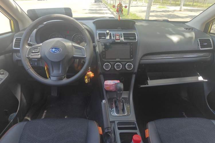 Used Subaru XV 2015 2.0i Special Edition Sport Model Center Console