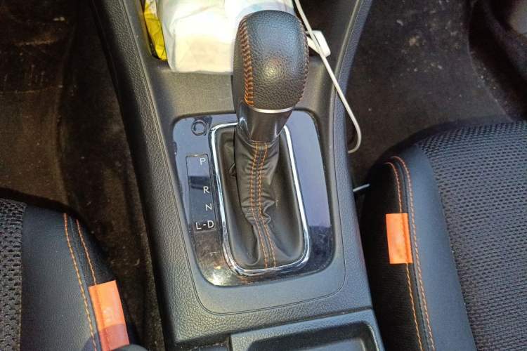 Used Subaru XV 2015 2.0i Special Edition Sport Model Gear Lever