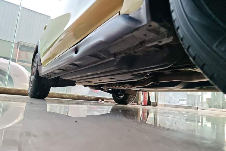 Used Subaru XV 2015 2.0i Special Edition Sport Model Right Side Sill