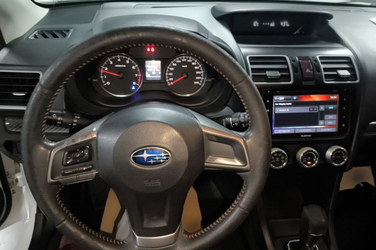 Used Subaru XV 2015 2.0i Special Edition Sport Model Center Console