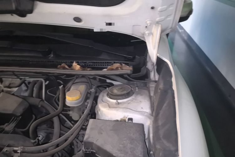 Used Subaru XV 2015 2.0i Special Edition Sport Model Engine Bay Left