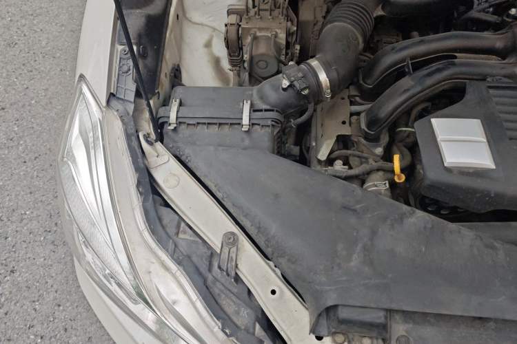 Used Subaru XV 2015 2.0i Special Edition Sport Model Engine Bay Right