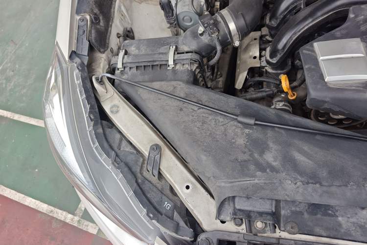 Used Subaru XV 2015 2.0i Luxury Edition Engine Bay Right
