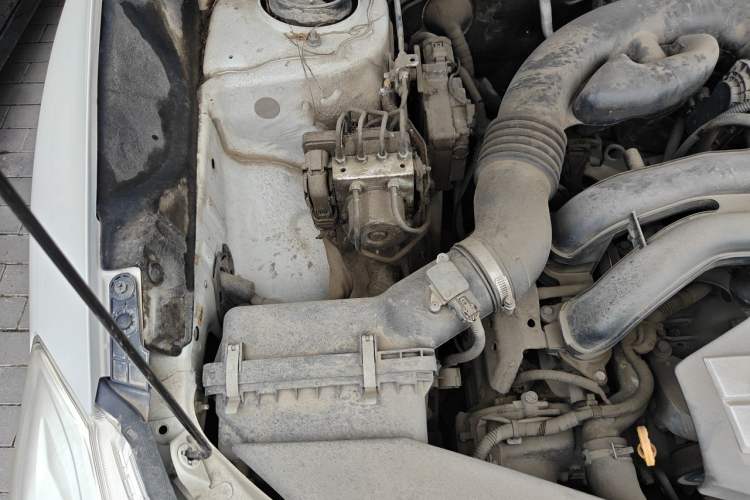 Used Subaru XV 2015 2.0i Special Edition Sport Model Engine Bay Right