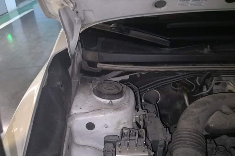 Used Subaru XV 2015 2.0i Special Edition Sport Model Engine Bay Right