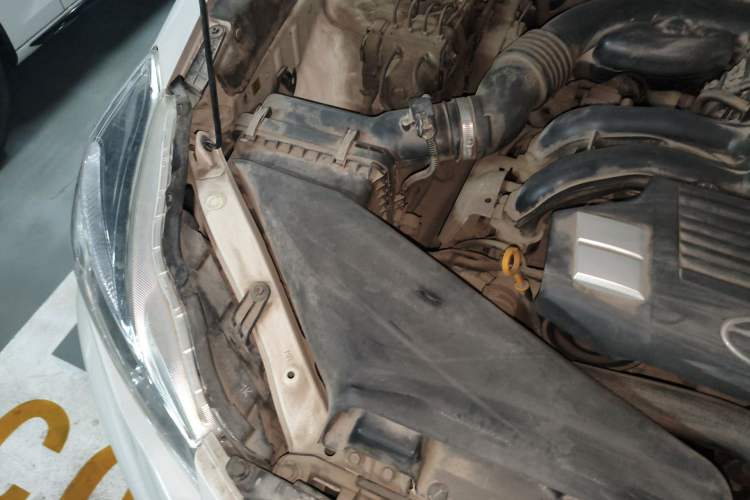 Used Subaru XV 2015 2.0i Special Edition Sport Model Engine Bay Right