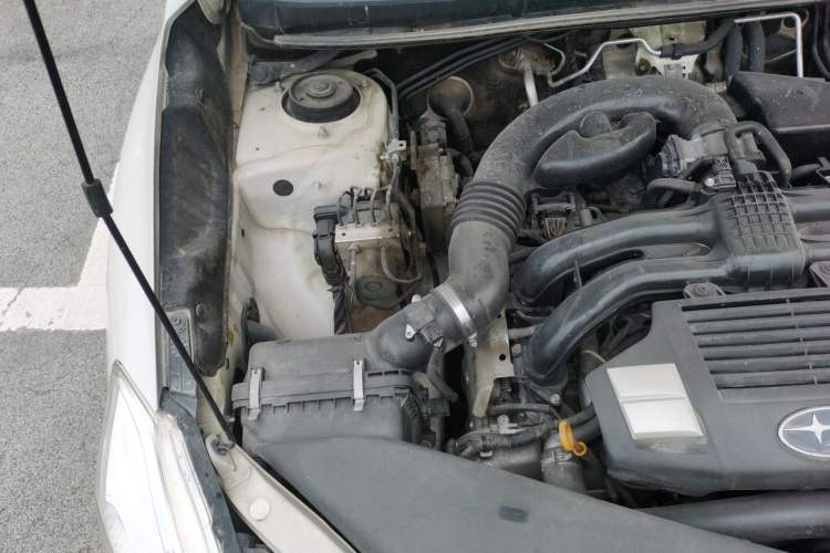 Used Subaru XV 2015 2.0i Elite Edition Engine Bay Right