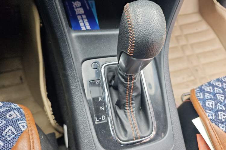 Used Subaru XV 2015 2.0i Special Edition Sport Model Gear Lever