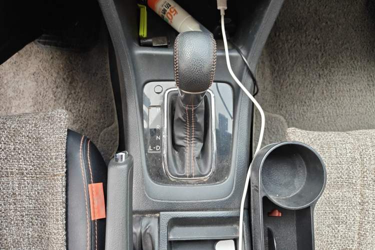 Used Subaru XV 2015 2.0i Special Edition Sport Model Gear Lever