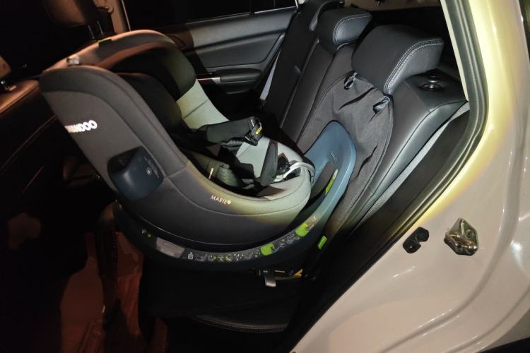 Used Subaru XV 2015 2.0i Luxury Edition Interior 4