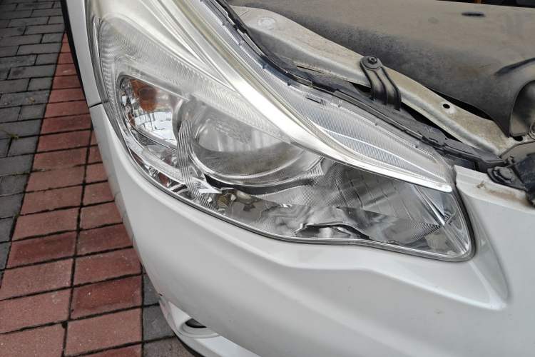 Used Subaru XV 2015 2.0i Special Edition Sport Model Right Front Headlight