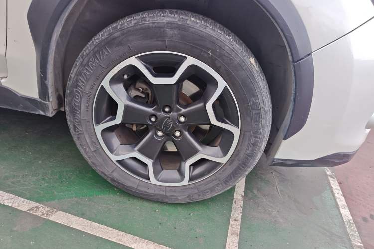 Used Subaru XV 2015 2.0i Luxury Edition Right Front Wheel Hub