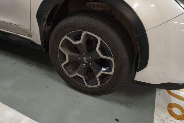 Used Subaru XV 2015 2.0i Special Edition Sport Model Right Front Wheel Hub