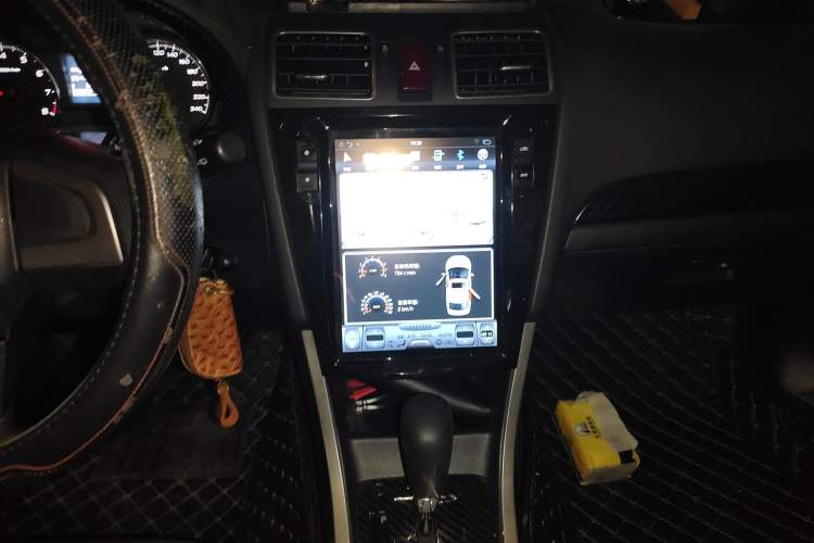 Used Subaru XV 2016 2.0i Ambition Edition Audio And AC Panel
