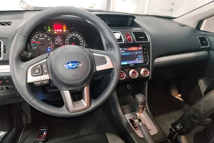 Used Subaru XV 2016 2.0i Comfort Navigation Edition Center Console