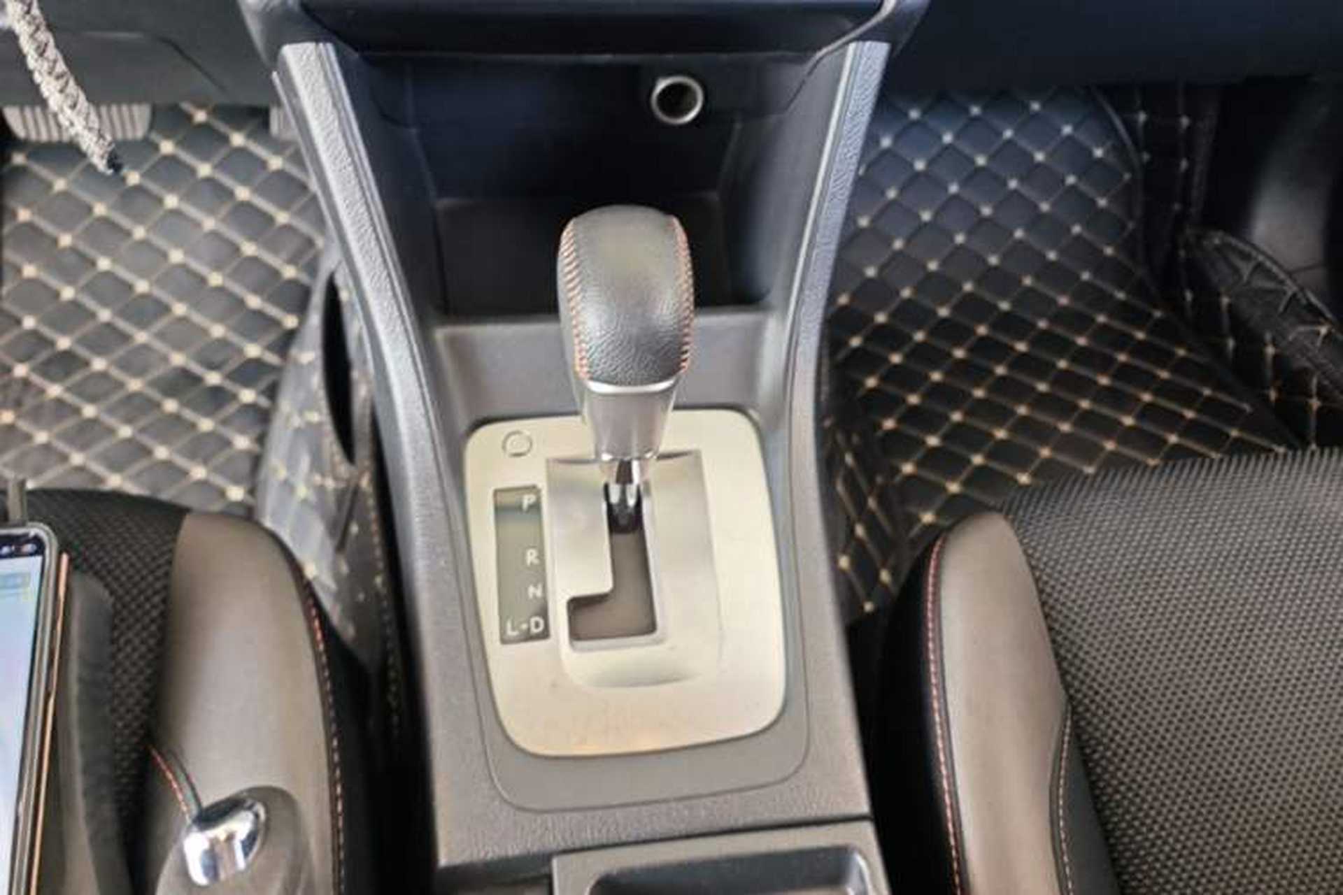 Used Subaru XV 2016 2.0i Comfort Navigation Edition Gear Lever