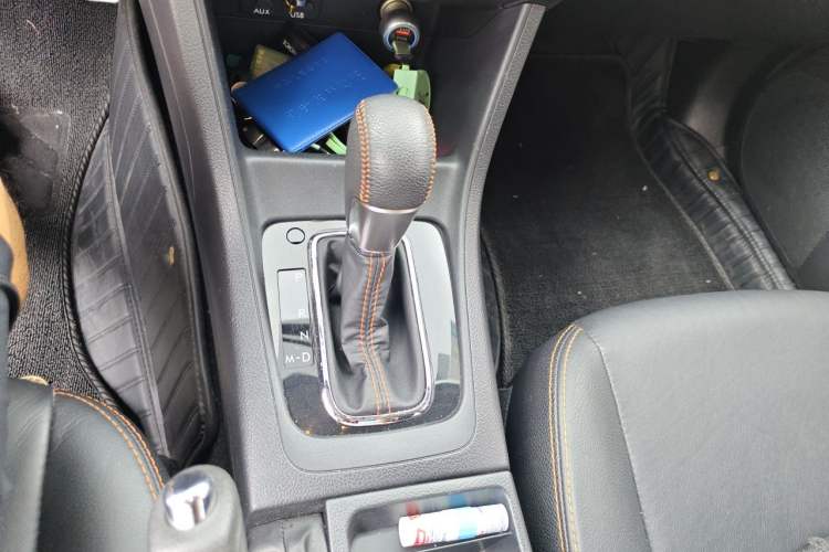Used Subaru XV 2016 2.0i Luxury Edition Gear Lever