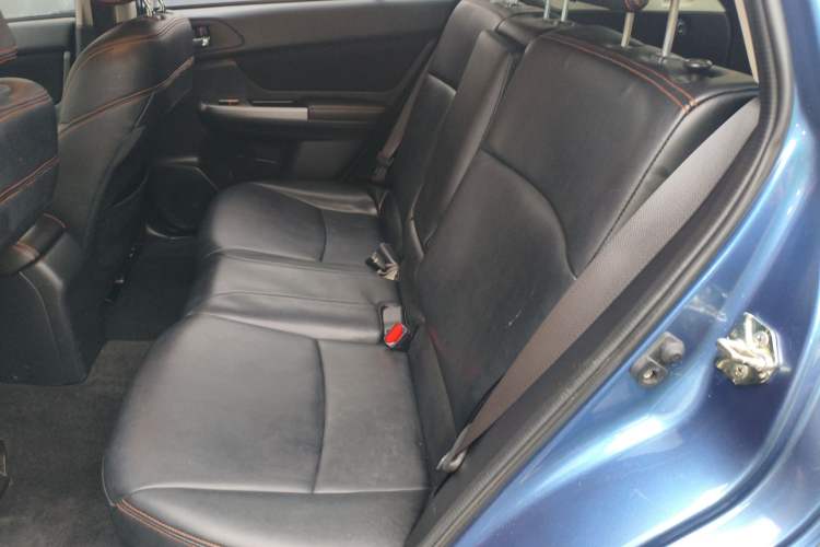 Used Subaru XV 2016 2.0i Comfort Navigation Edition Interior 4