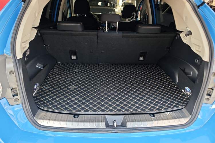 Used Subaru XV 2016 2.0i Comfort Navigation Edition Trunk