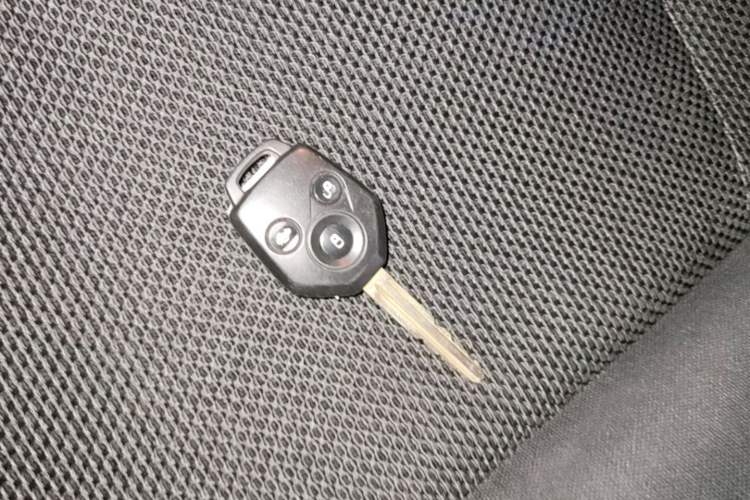 Used Subaru XV 2016 2.0i Comfort Navigation Edition Vehicle Key