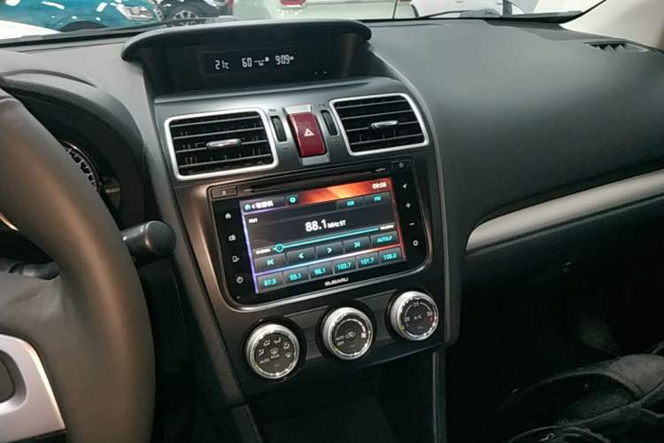 Used Subaru XV 2016 2.0i Comfort Navigation Edition Audio And AC Panel