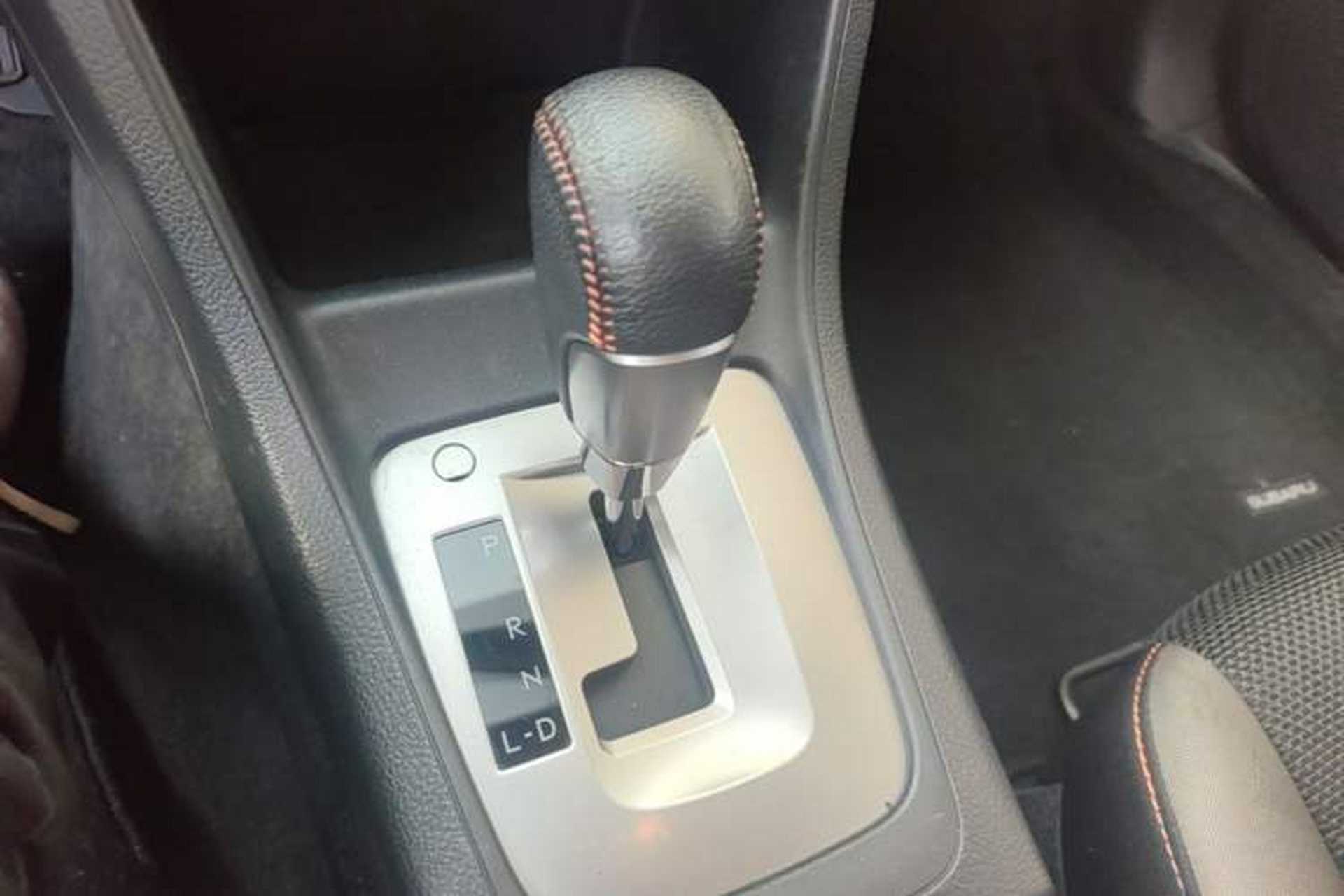 Used Subaru XV 2016 2.0i Comfort Navigation Edition Gear Lever