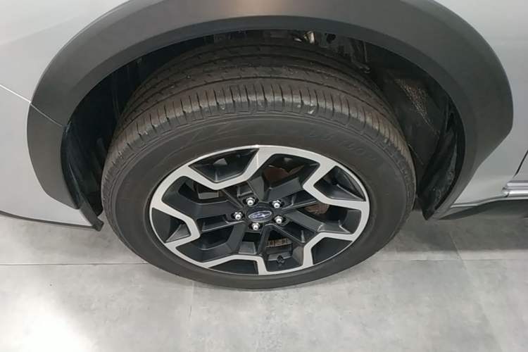 Used Subaru XV 2016 2.0i Comfort Navigation Edition Left Front Wheel Hub