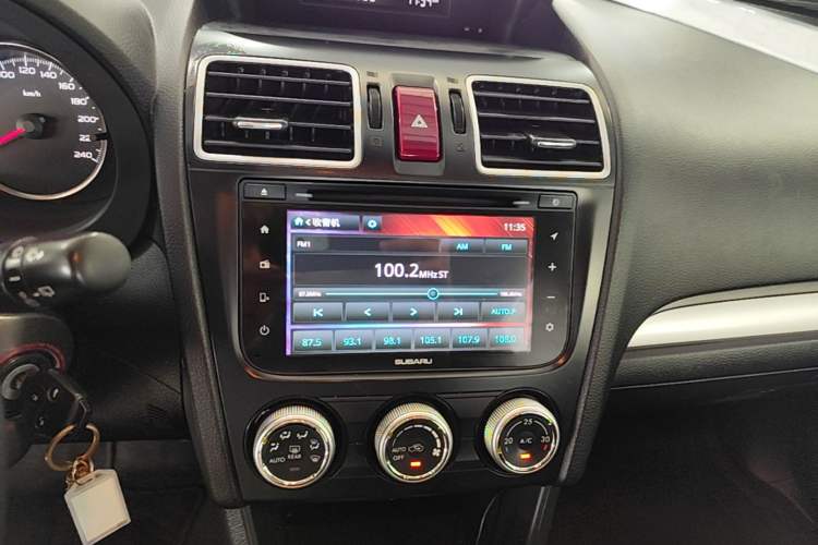 Used Subaru XV 2016 2.0i Comfort Navigation Edition Audio And AC Panel