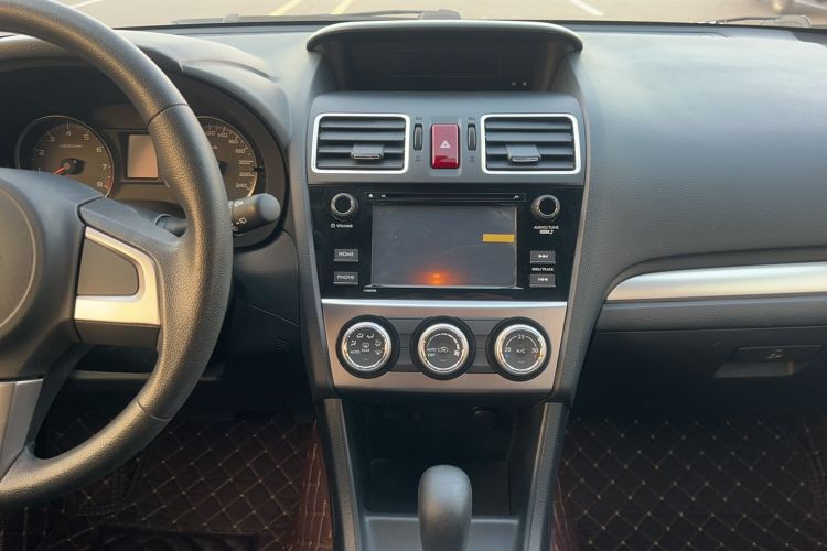 Used Subaru XV 2016 2.0i Ambition Edition Audio And AC Panel