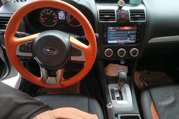 Used Subaru XV 2016 2.0i Comfort Navigation Edition Center Console