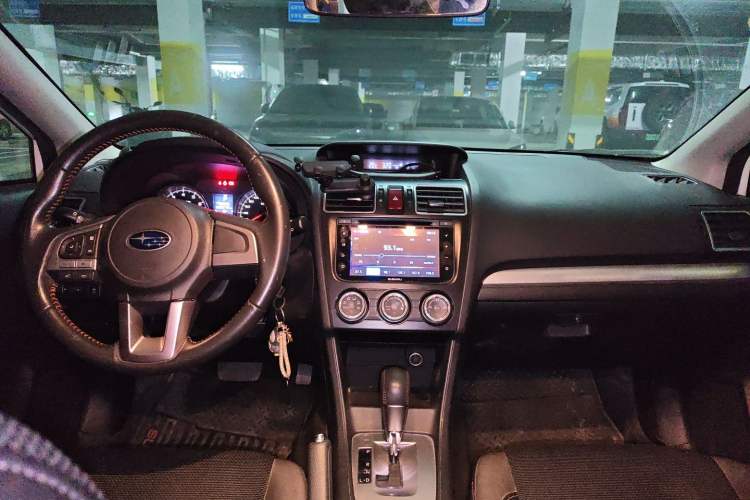 Used Subaru XV 2016 2.0i Comfort Navigation Edition Center Console