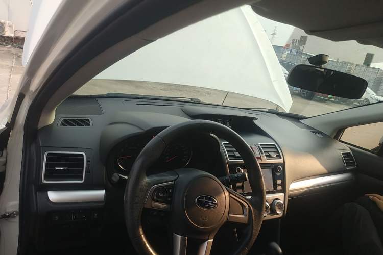 Used Subaru XV 2016 2.0i Ambition Edition Center Console