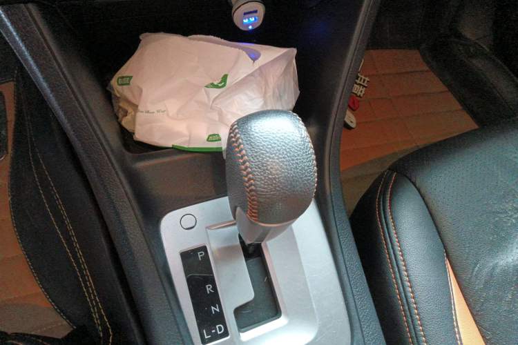 Used Subaru XV 2016 2.0i Comfort Navigation Edition Gear Lever