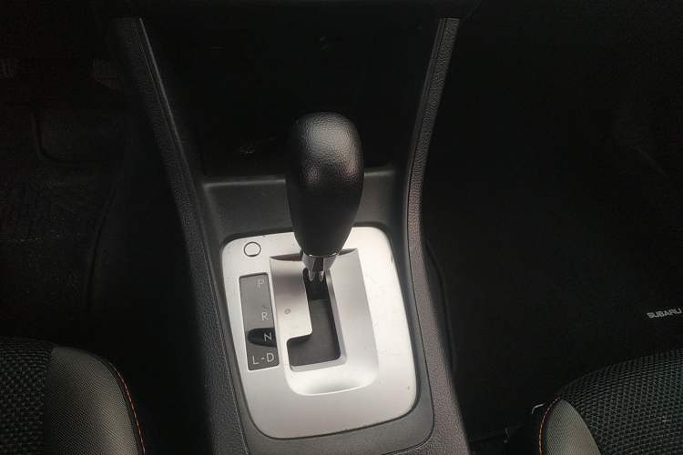 Used Subaru XV 2016 2.0i Ambition Edition Gear Lever