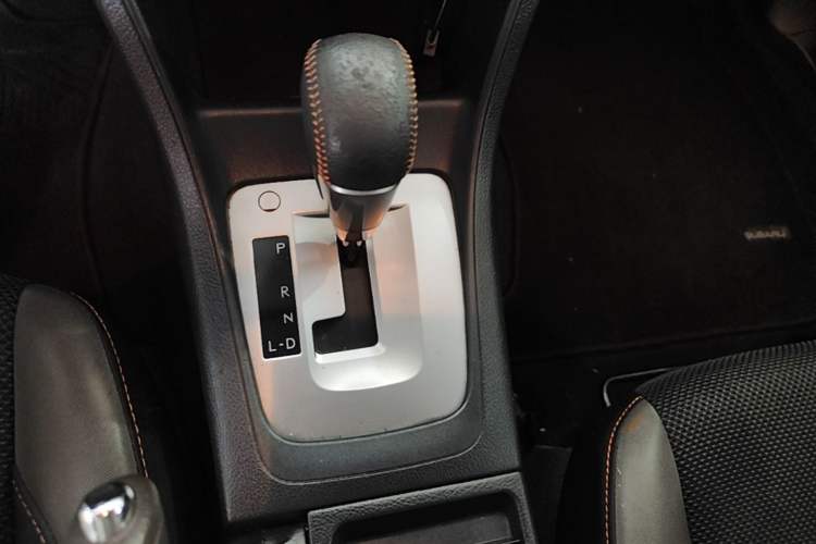 Used Subaru XV 2016 2.0i Comfort Navigation Edition Gear Lever