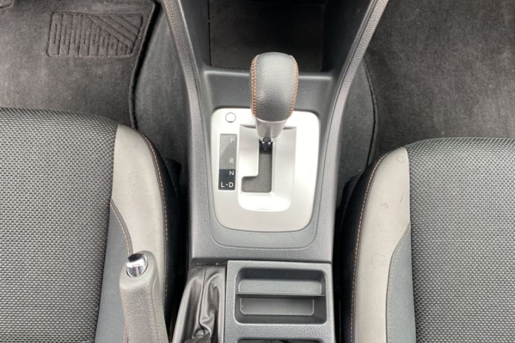 Used Subaru XV 2016 2.0i Comfort Navigation Edition Gear Lever