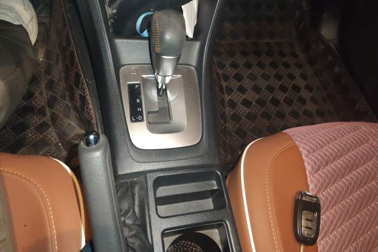 Used Subaru XV 2016 2.0i Comfort Navigation Edition Gear Lever
