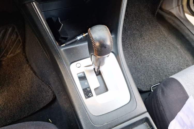 Used Subaru XV 2016 2.0i Comfort Navigation Edition Gear Lever