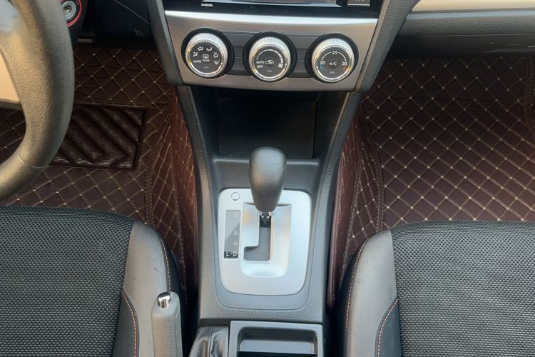 Used Subaru XV 2016 2.0i Ambition Edition Gear Lever