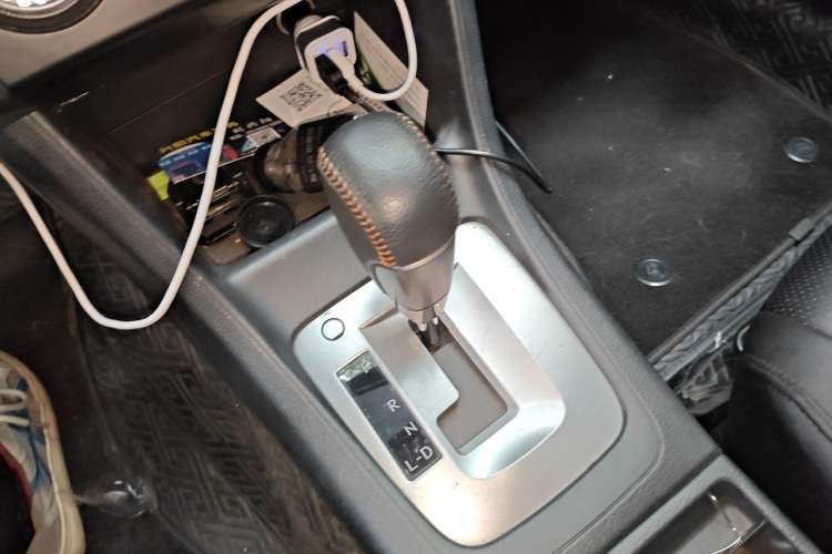 Used Subaru XV 2016 2.0i Comfort Navigation Edition Gear Lever