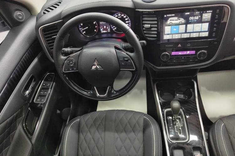Used Subaru XV 2016 2.0i Comfort Navigation Edition Interior 1