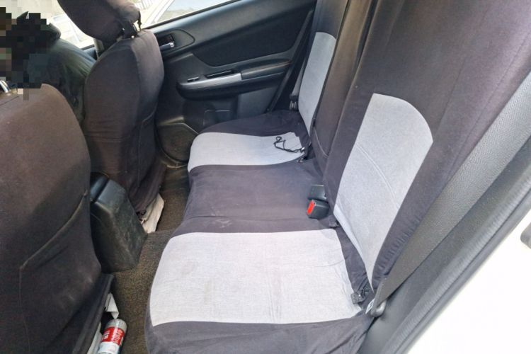 Used Subaru XV 2016 2.0i Comfort Navigation Edition Interior 4